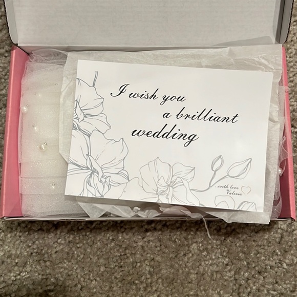 WHITE FINGERTIP VEIL W/ PEARL BLUSHER - Picture 11 of 11